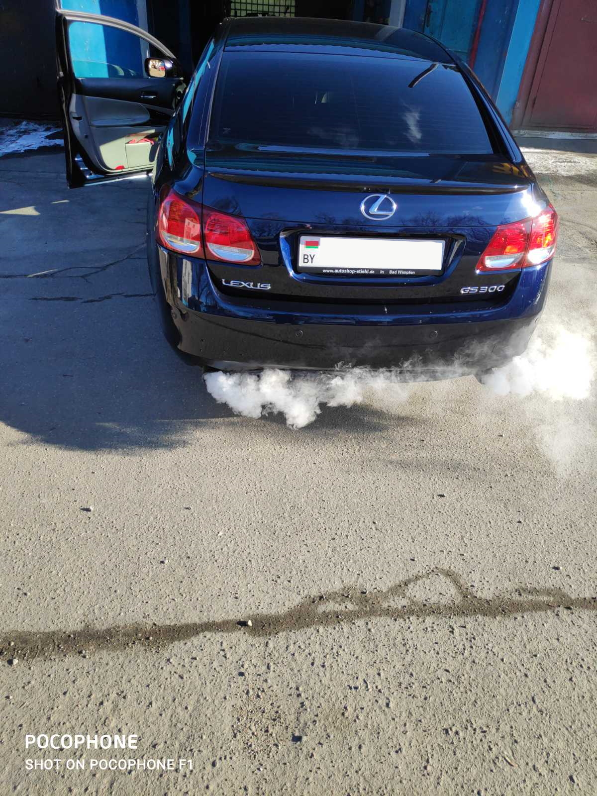 LExus_GS300_BG