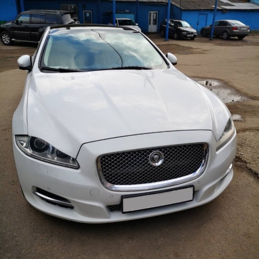 Jaguar XJ