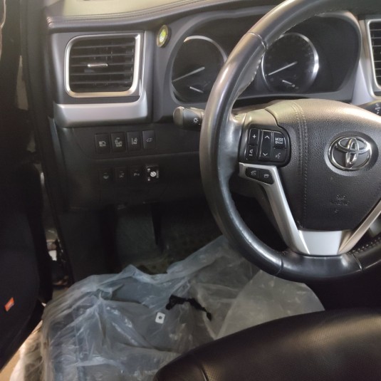 Toyota Highlander 2015г.