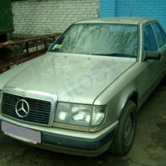 Mercedes 230 1986 г.в.