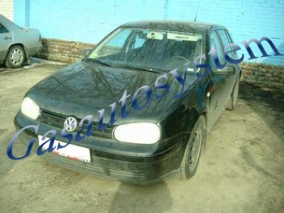 Volkswagen Golf 2000 г.в.